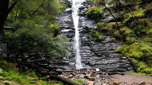Silverband falls walk (1. 6km)