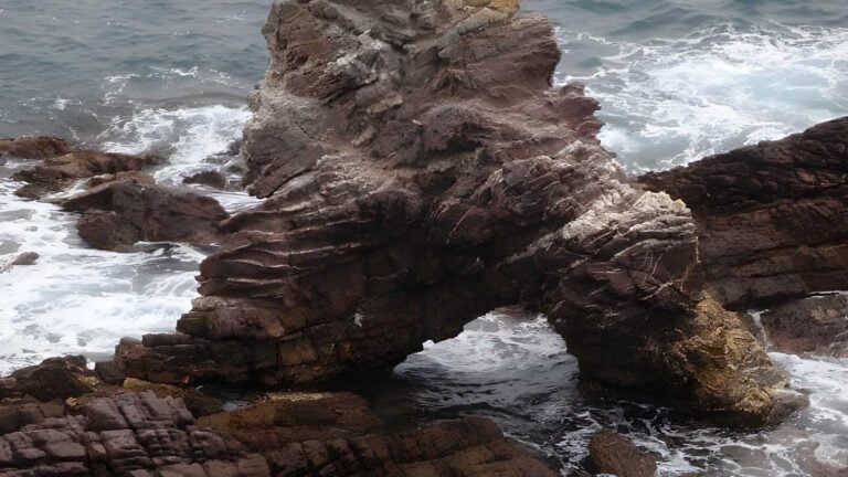 Rock arch walk (1. 1km)