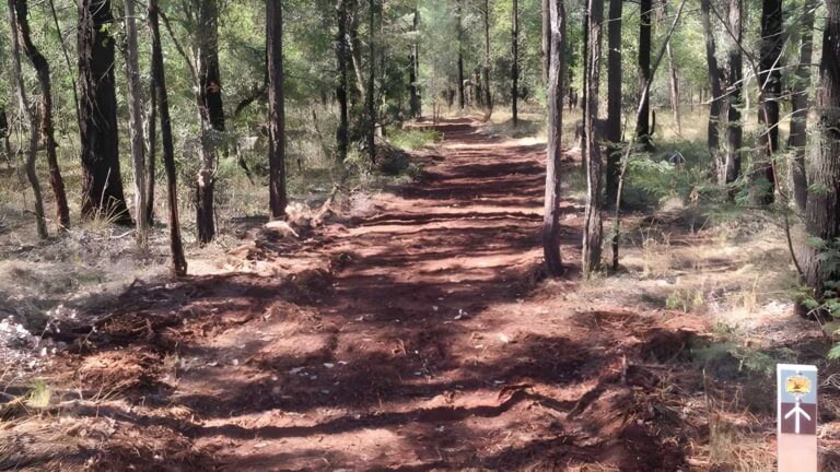 Yana-y warruwi walking track (3. 5km)