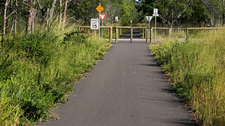 Capricorn Coast Pineapple Rail Trail Walk (4.5km) Capricorn coast pineapple rail trail walk (4. 5km)