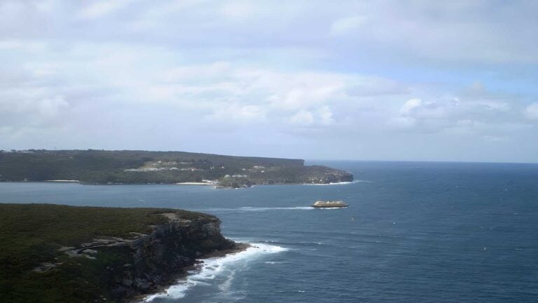 Spit Bridge to Manly Scenic Walkway Hike (9.1km) Spit bridge to manly scenic walkway hike (9. 1km)