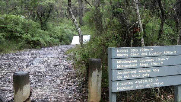 Warris Chair Lookout Track (1.5km) Warris chair lookout track (1. 5km)