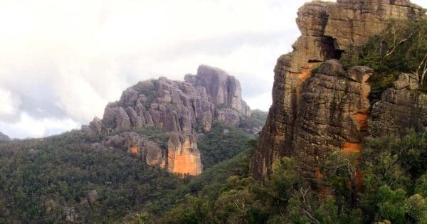 The Chimney Pots Walk (3.7km) The fortress from harrops track 600x315