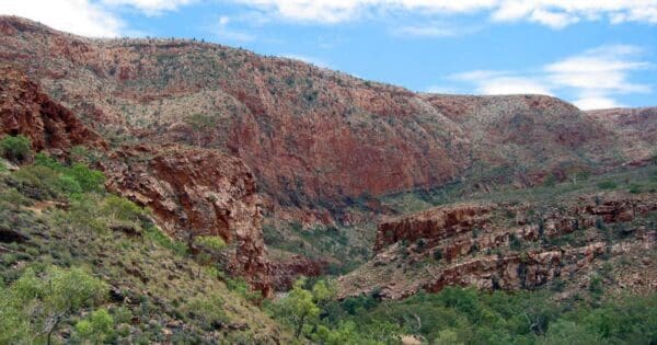 Hikes Ormiston gorge to redbank gorge 600x315