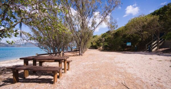 Hikes Sandy bay 600x315