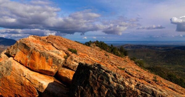 Hikes Devils peak walking trail 600x315