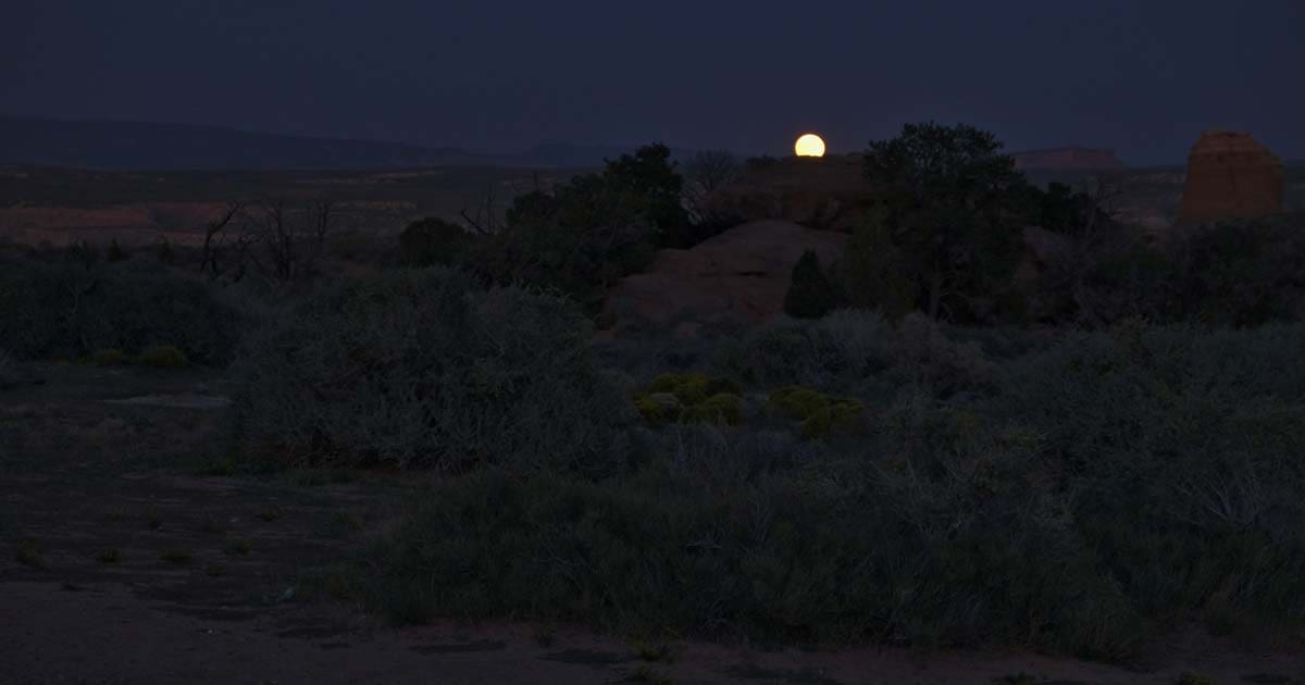 Can i use the moon to navigate?