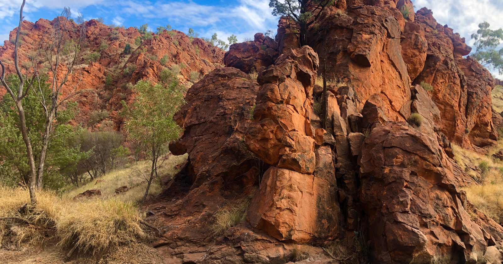 N'dhala gorge walk, northern territory
