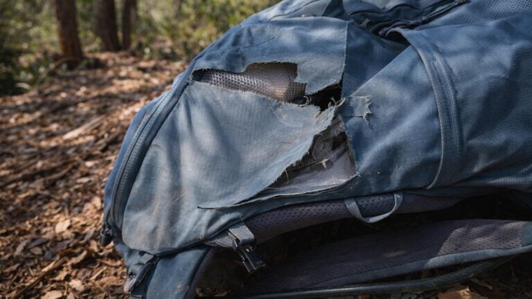 When to replace a hiking pack: wear, fatigue, and failure signs