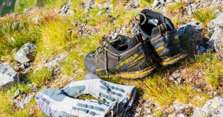 Approach shoes for hiking