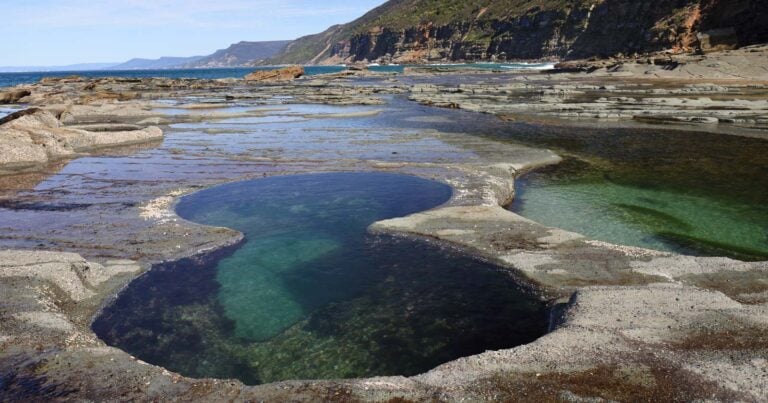 Figure eight pools hike