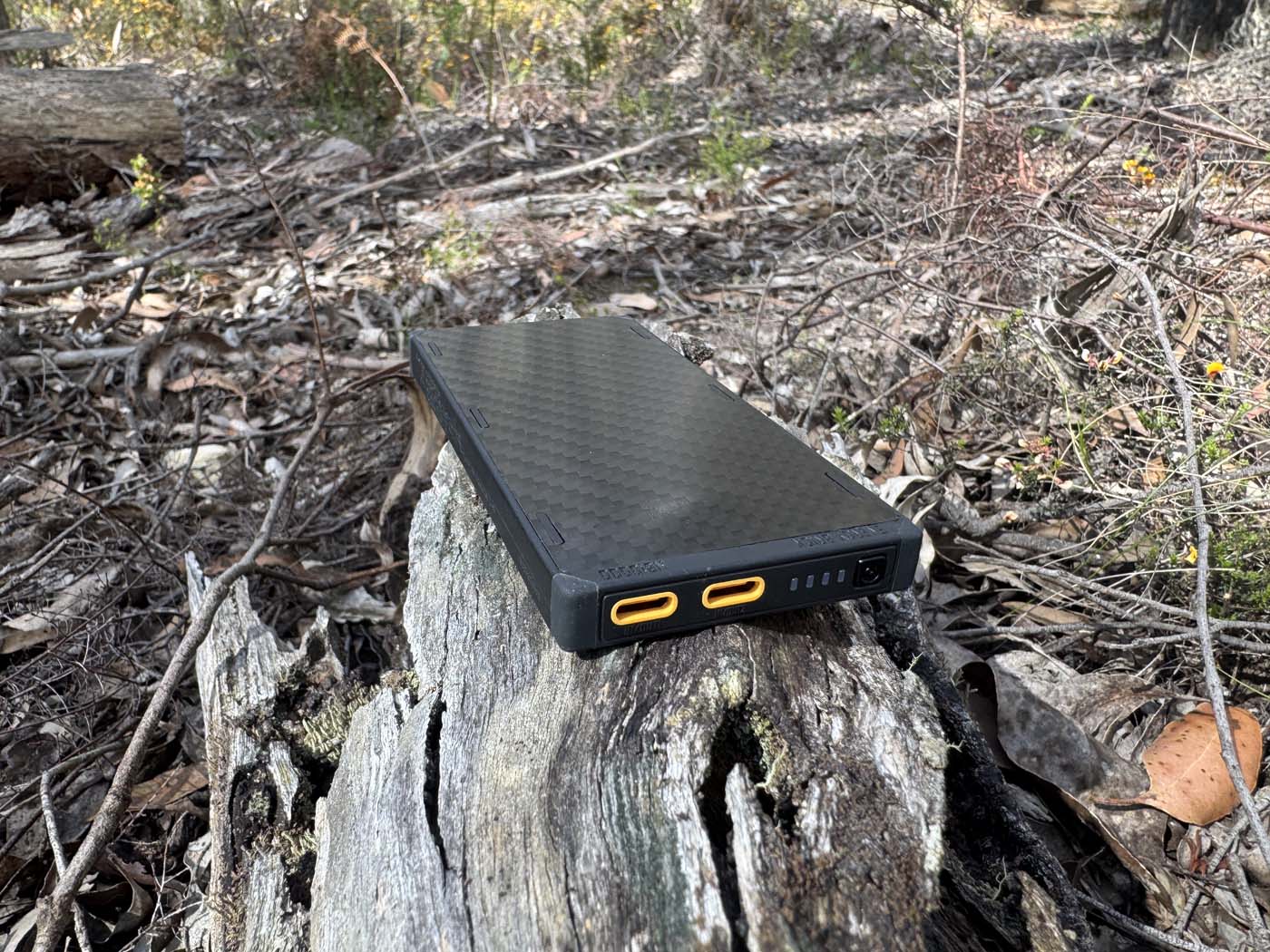 Ultralight and compact, the nb10000 gen 3 is easy to deploy for quick top-ups on the track.