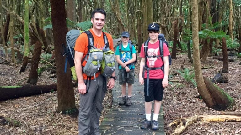 Hiking with kids: planning, safety and shared responsibility